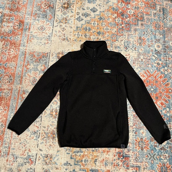 LL Bean black fleece pullover sweater with pocket - Picture 1 of 7